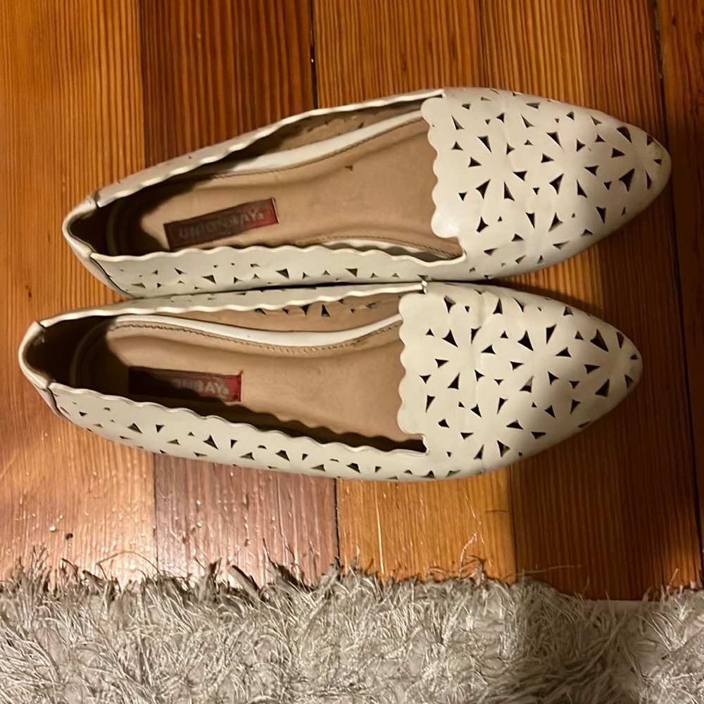 White Unionbay flats, size 8.5